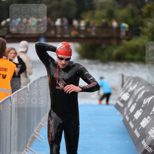 25.08.2024 - Elbe Triathlon Hamburg H.Heesch http://msf.ph/oto/6831724 25.08.2024 08:30:00 Schwimmen 37, 68, 78, 79, 82, 95 meine-sportfotos.de