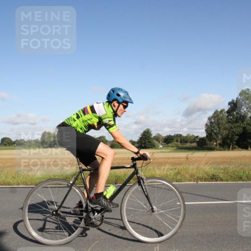 25.08.2024 - Elbe Triathlon Hamburg Fuchs,  Jonas http://msf.ph/oto/6831726 25.08.2024 09:34:56 Radfahren 337, 204, 319, 263, 123, 311 meine-sportfotos.de