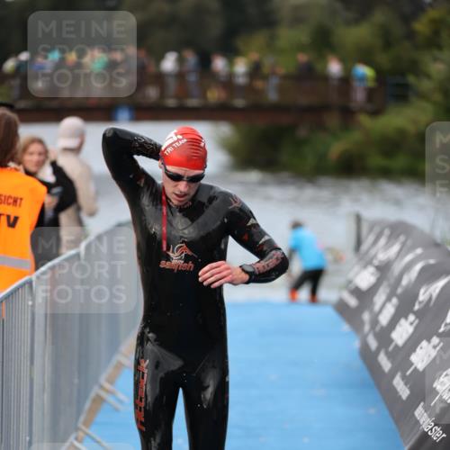 25.08.2024 - Elbe Triathlon Hamburg H.Heesch http://msf.ph/oto/6831728 25.08.2024 08:30:00 Schwimmen 37, 68, 78, 79, 82, 95 meine-sportfotos.de