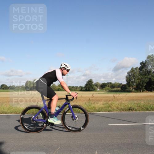 25.08.2024 - Elbe Triathlon Hamburg Fuchs,  Jonas http://msf.ph/oto/6831733 25.08.2024 09:34:57 Radfahren 337, 204, 319, 263, 123, 311 meine-sportfotos.de