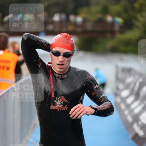 25.08.2024 - Elbe Triathlon Hamburg H.Heesch http://msf.ph/oto/6831743 25.08.2024 08:30:01 Schwimmen 37, 68, 78, 79, 82, 95 meine-sportfotos.de