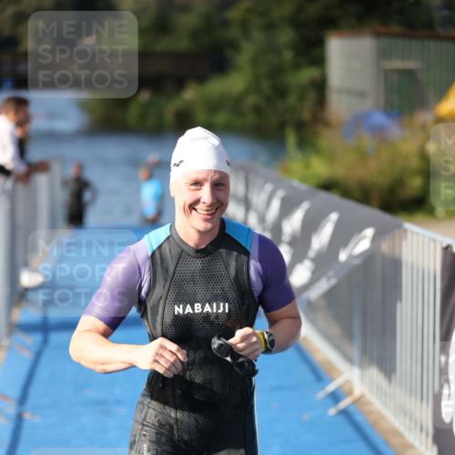 25.08.2024 - Elbe Triathlon Hamburg H.Heesch http://msf.ph/oto/6831751 25.08.2024 09:38:15 Schwimmen 457, 499, 524, 538, 542, 549 meine-sportfotos.de