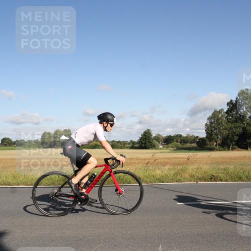25.08.2024 - Elbe Triathlon Hamburg Fuchs,  Jonas http://msf.ph/oto/6831753 25.08.2024 09:35:05 Radfahren 123, 311, 255, 199, 268 meine-sportfotos.de