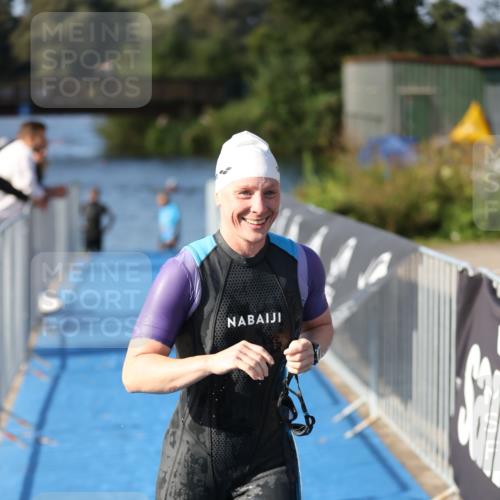 25.08.2024 - Elbe Triathlon Hamburg H.Heesch http://msf.ph/oto/6831757 25.08.2024 09:38:15 Schwimmen 457, 499, 524, 538, 542, 549 meine-sportfotos.de