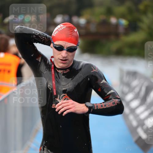 25.08.2024 - Elbe Triathlon Hamburg H.Heesch http://msf.ph/oto/6831760 25.08.2024 08:30:01 Schwimmen 37, 68, 78, 79, 82, 95 meine-sportfotos.de