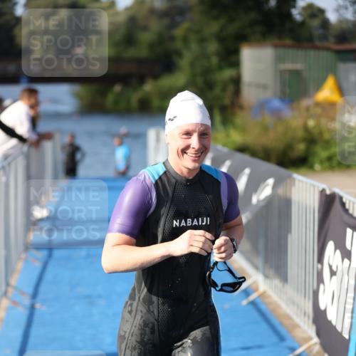 25.08.2024 - Elbe Triathlon Hamburg H.Heesch http://msf.ph/oto/6831762 25.08.2024 09:38:15 Schwimmen 457, 499, 524, 538, 542, 549 meine-sportfotos.de