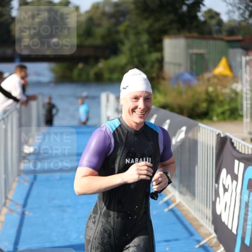 25.08.2024 - Elbe Triathlon Hamburg H.Heesch http://msf.ph/oto/6831768 25.08.2024 09:38:15 Schwimmen 457, 499, 524, 538, 542, 549 meine-sportfotos.de