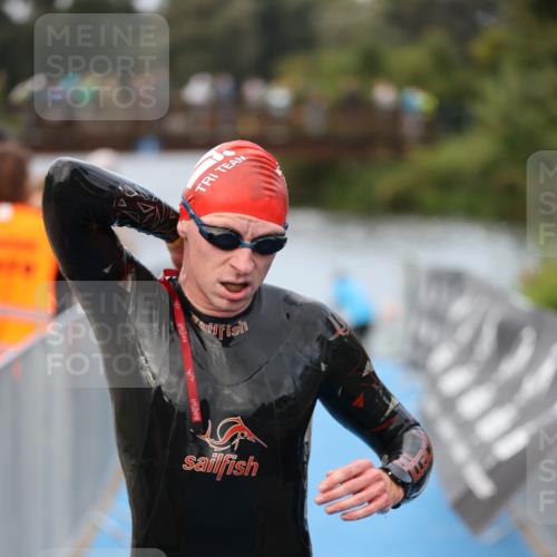 25.08.2024 - Elbe Triathlon Hamburg H.Heesch http://msf.ph/oto/6831776 25.08.2024 08:30:01 Schwimmen 37, 68, 78, 79, 82, 95 meine-sportfotos.de