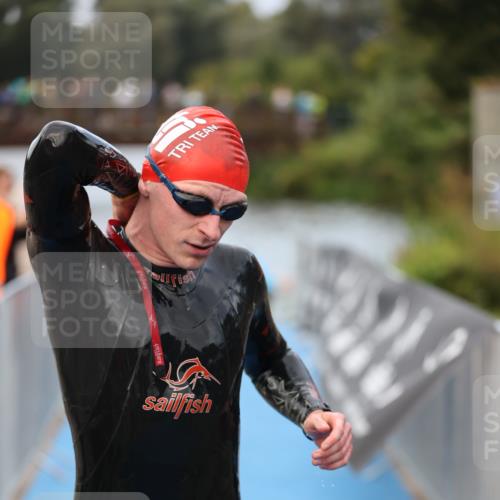 25.08.2024 - Elbe Triathlon Hamburg H.Heesch http://msf.ph/oto/6831788 25.08.2024 08:30:02 Schwimmen 37, 68, 78, 79, 82, 95 meine-sportfotos.de