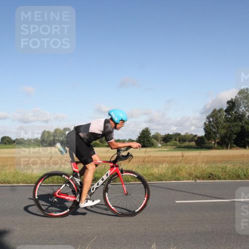 25.08.2024 - Elbe Triathlon Hamburg Fuchs,  Jonas http://msf.ph/oto/6831794 25.08.2024 09:35:30 Radfahren 298, 188, 399, 197, 155 meine-sportfotos.de