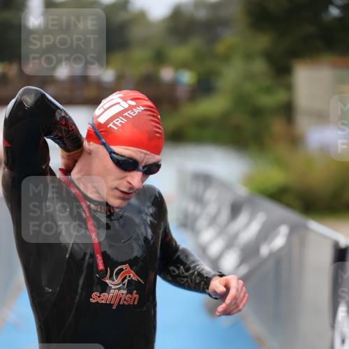25.08.2024 - Elbe Triathlon Hamburg H.Heesch http://msf.ph/oto/6831798 25.08.2024 08:30:02 Schwimmen 37, 68, 78, 79, 82, 95 meine-sportfotos.de