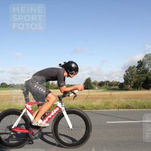 25.08.2024 - Elbe Triathlon Hamburg Fuchs,  Jonas http://msf.ph/oto/6831800 25.08.2024 09:35:30 Radfahren 298, 188, 399, 197, 155 meine-sportfotos.de