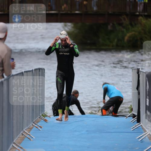 25.08.2024 - Elbe Triathlon Hamburg H.Heesch http://msf.ph/oto/6831803 25.08.2024 08:30:08 Schwimmen 37, 68, 78, 79, 82 meine-sportfotos.de