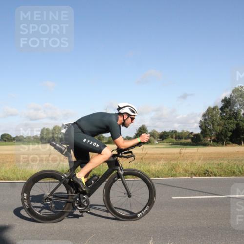 25.08.2024 - Elbe Triathlon Hamburg Fuchs,  Jonas http://msf.ph/oto/6831831 25.08.2024 09:35:52 Radfahren 179, 294, 275, 184 meine-sportfotos.de