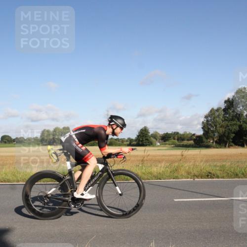 25.08.2024 - Elbe Triathlon Hamburg Fuchs,  Jonas http://msf.ph/oto/6831833 25.08.2024 09:35:55 Radfahren 294, 275, 184 meine-sportfotos.de