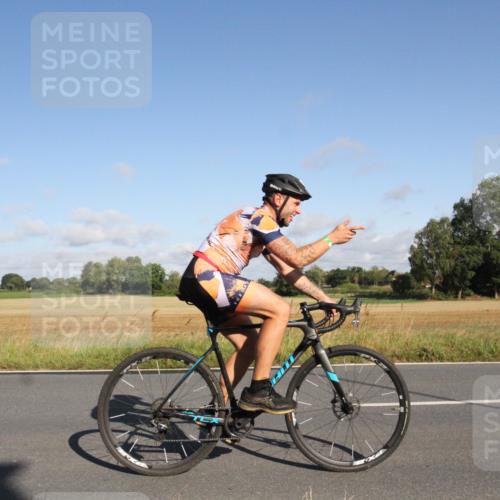25.08.2024 - Elbe Triathlon Hamburg Fuchs,  Jonas http://msf.ph/oto/6831838 25.08.2024 09:36:04 Radfahren 241 meine-sportfotos.de