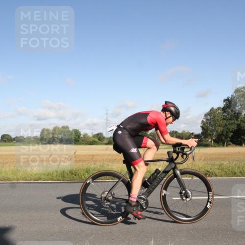 25.08.2024 - Elbe Triathlon Hamburg Fuchs,  Jonas http://msf.ph/oto/6831844 25.08.2024 09:36:13 Radfahren 209 meine-sportfotos.de