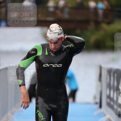 25.08.2024 - Elbe Triathlon Hamburg H.Heesch http://msf.ph/oto/6831868 25.08.2024 08:30:13 Schwimmen 37, 68, 79, 82 meine-sportfotos.de