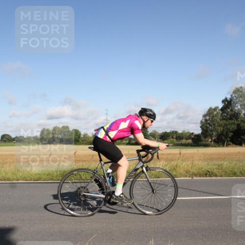 25.08.2024 - Elbe Triathlon Hamburg Fuchs,  Jonas http://msf.ph/oto/6831881 25.08.2024 09:36:45 Radfahren 281, 371, 430 meine-sportfotos.de