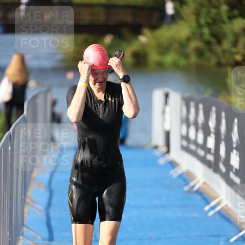25.08.2024 - Elbe Triathlon Hamburg H.Heesch http://msf.ph/oto/6831882 25.08.2024 09:39:05 Schwimmen 405, 541 meine-sportfotos.de