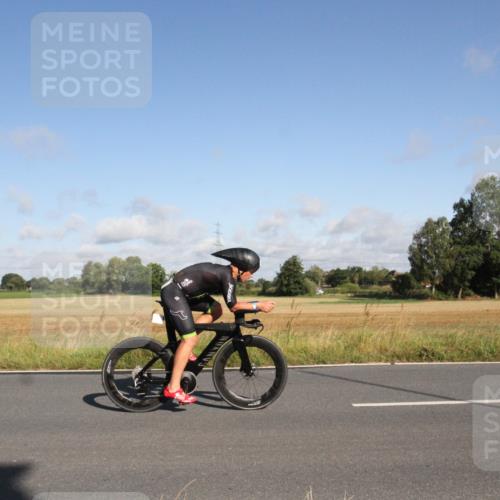 25.08.2024 - Elbe Triathlon Hamburg Fuchs,  Jonas http://msf.ph/oto/6831887 25.08.2024 09:36:46 Radfahren 281, 371, 430 meine-sportfotos.de
