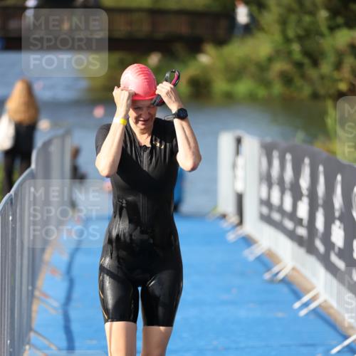 25.08.2024 - Elbe Triathlon Hamburg H.Heesch http://msf.ph/oto/6831888 25.08.2024 09:39:05 Schwimmen 405, 541 meine-sportfotos.de
