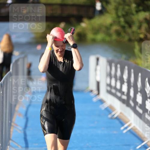25.08.2024 - Elbe Triathlon Hamburg H.Heesch http://msf.ph/oto/6831897 25.08.2024 09:39:06 Schwimmen 405, 541 meine-sportfotos.de