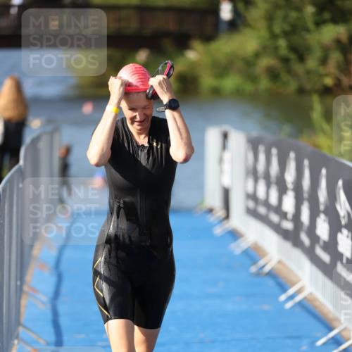25.08.2024 - Elbe Triathlon Hamburg H.Heesch http://msf.ph/oto/6831904 25.08.2024 09:39:06 Schwimmen 405, 541 meine-sportfotos.de