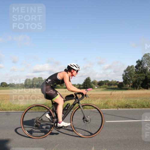 25.08.2024 - Elbe Triathlon Hamburg Fuchs,  Jonas http://msf.ph/oto/6831908 25.08.2024 09:37:03 Radfahren 246, 529, 266 meine-sportfotos.de