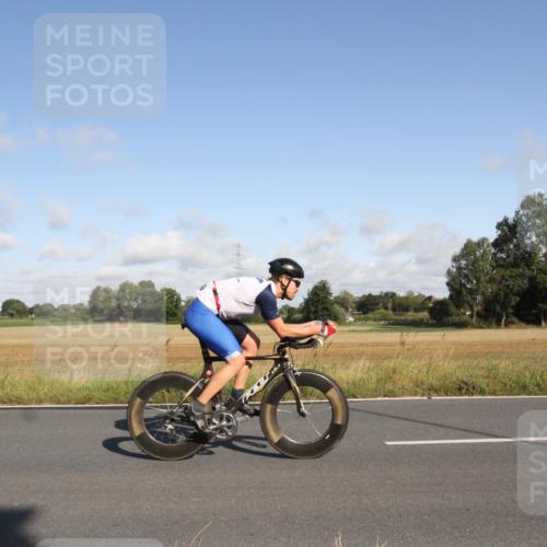 25.08.2024 - Elbe Triathlon Hamburg Fuchs,  Jonas http://msf.ph/oto/6831914 25.08.2024 09:37:05 Radfahren 246, 529, 266, 322 meine-sportfotos.de