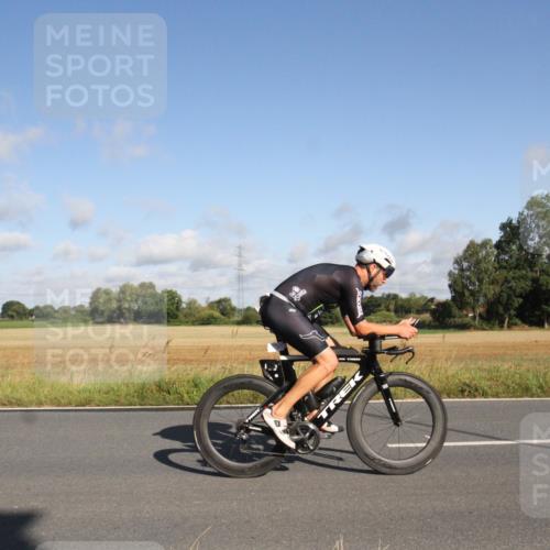 25.08.2024 - Elbe Triathlon Hamburg Fuchs,  Jonas http://msf.ph/oto/6831927 25.08.2024 09:37:18 Radfahren 496, 198, 208 meine-sportfotos.de