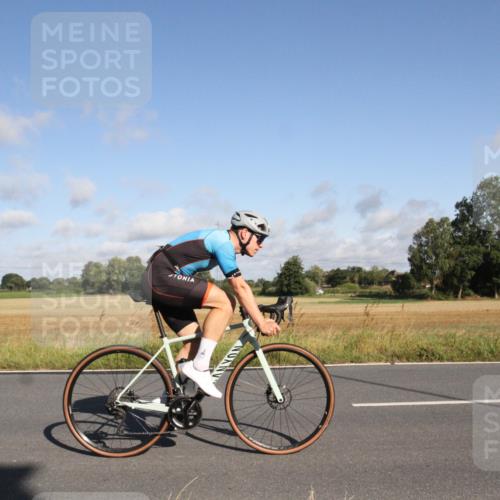 25.08.2024 - Elbe Triathlon Hamburg Fuchs,  Jonas http://msf.ph/oto/6831931 25.08.2024 09:37:23 Radfahren 198, 208 meine-sportfotos.de
