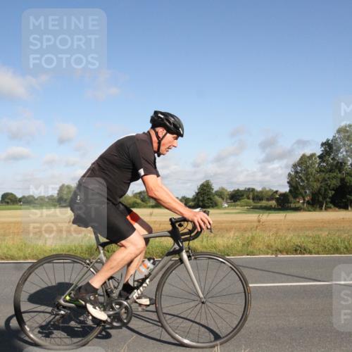 25.08.2024 - Elbe Triathlon Hamburg Fuchs,  Jonas http://msf.ph/oto/6831934 25.08.2024 09:37:31 Radfahren 340 meine-sportfotos.de