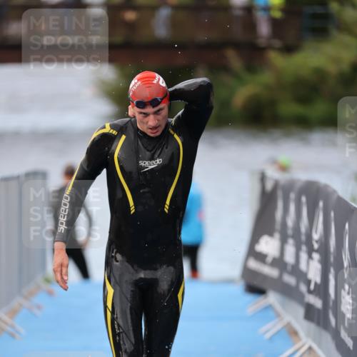 25.08.2024 - Elbe Triathlon Hamburg H.Heesch http://msf.ph/oto/6831956 25.08.2024 08:30:19 Schwimmen 37, 82 meine-sportfotos.de