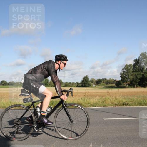 25.08.2024 - Elbe Triathlon Hamburg Fuchs,  Jonas http://msf.ph/oto/6831966 25.08.2024 09:38:05 Radfahren 62, 296, 489, 365, 369, 120 meine-sportfotos.de