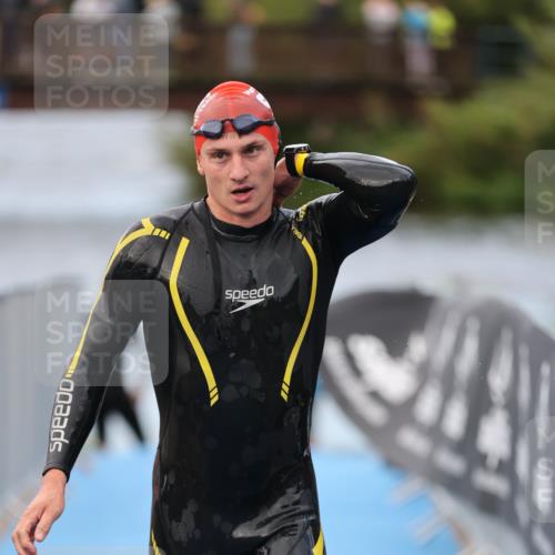 25.08.2024 - Elbe Triathlon Hamburg H.Heesch http://msf.ph/oto/6831968 25.08.2024 08:30:20 Schwimmen 37, 82 meine-sportfotos.de