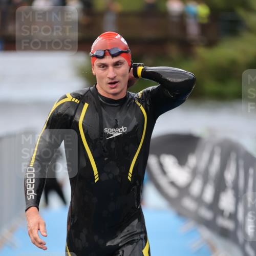25.08.2024 - Elbe Triathlon Hamburg H.Heesch http://msf.ph/oto/6831973 25.08.2024 08:30:20 Schwimmen 37, 82 meine-sportfotos.de