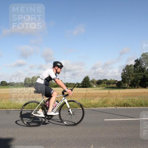 25.08.2024 - Elbe Triathlon Hamburg Fuchs,  Jonas http://msf.ph/oto/6831974 25.08.2024 09:38:07 Radfahren 62, 296, 489, 365, 369, 120 meine-sportfotos.de