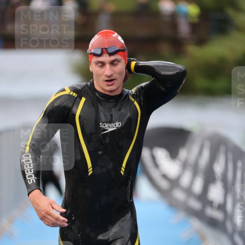 25.08.2024 - Elbe Triathlon Hamburg H.Heesch http://msf.ph/oto/6831976 25.08.2024 08:30:20 Schwimmen 37, 82 meine-sportfotos.de