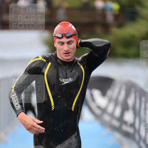 25.08.2024 - Elbe Triathlon Hamburg H.Heesch http://msf.ph/oto/6831982 25.08.2024 08:30:20 Schwimmen 37, 82 meine-sportfotos.de