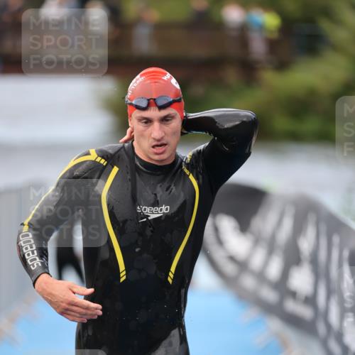 25.08.2024 - Elbe Triathlon Hamburg H.Heesch http://msf.ph/oto/6831985 25.08.2024 08:30:20 Schwimmen 37, 82 meine-sportfotos.de