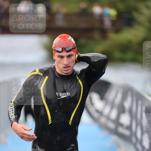 25.08.2024 - Elbe Triathlon Hamburg H.Heesch http://msf.ph/oto/6831993 25.08.2024 08:30:20 Schwimmen 37, 82 meine-sportfotos.de