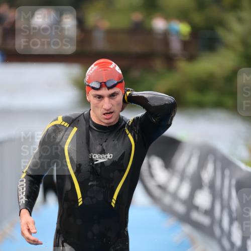 25.08.2024 - Elbe Triathlon Hamburg H.Heesch http://msf.ph/oto/6831996 25.08.2024 08:30:20 Schwimmen 37, 82 meine-sportfotos.de