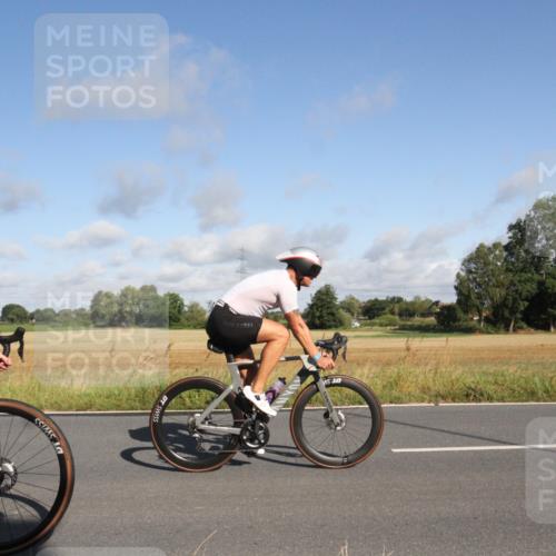 25.08.2024 - Elbe Triathlon Hamburg Fuchs,  Jonas http://msf.ph/oto/6831998 25.08.2024 09:38:24 Radfahren 464, 309, 375, 349, 213 meine-sportfotos.de