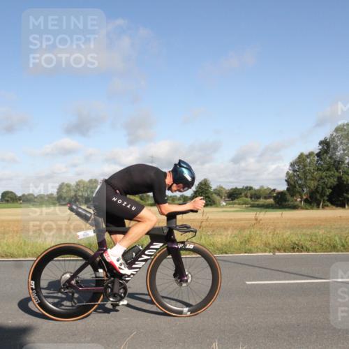 25.08.2024 - Elbe Triathlon Hamburg Fuchs,  Jonas http://msf.ph/oto/6832008 25.08.2024 09:38:27 Radfahren 309, 375, 349, 213, 239 meine-sportfotos.de