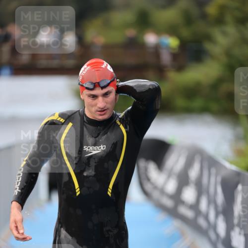 25.08.2024 - Elbe Triathlon Hamburg H.Heesch http://msf.ph/oto/6832009 25.08.2024 08:30:20 Schwimmen 37, 82 meine-sportfotos.de