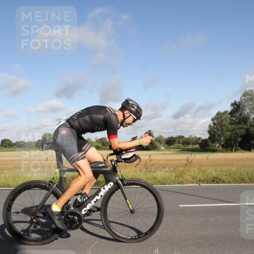 25.08.2024 - Elbe Triathlon Hamburg Fuchs,  Jonas http://msf.ph/oto/6832020 25.08.2024 09:38:35 Radfahren 239, 310, 342 meine-sportfotos.de