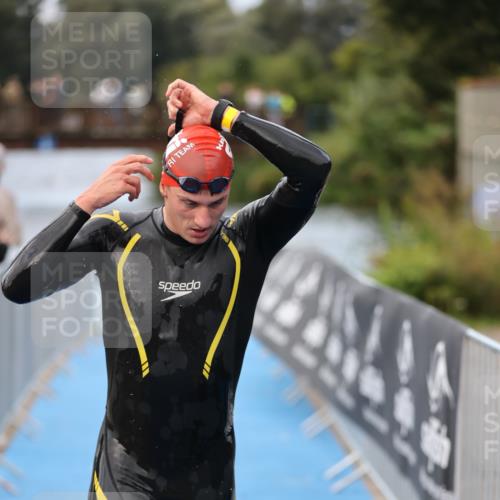 25.08.2024 - Elbe Triathlon Hamburg H.Heesch http://msf.ph/oto/6832022 25.08.2024 08:30:21 Schwimmen 37, 82 meine-sportfotos.de