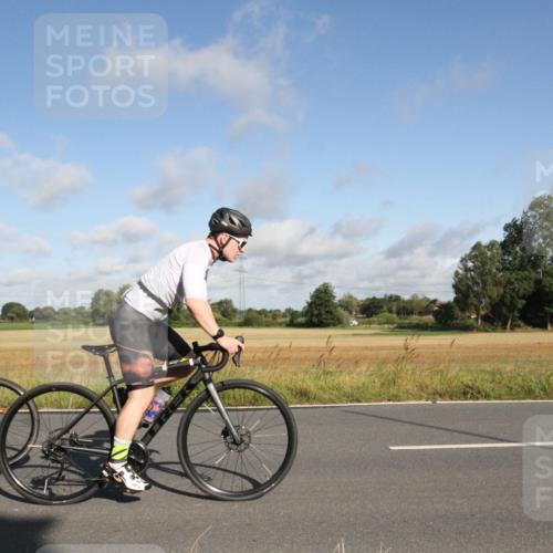 25.08.2024 - Elbe Triathlon Hamburg Fuchs,  Jonas http://msf.ph/oto/6832035 25.08.2024 09:38:44 Radfahren 404, 280, 224, 167 meine-sportfotos.de