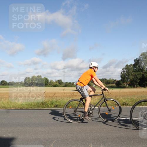 25.08.2024 - Elbe Triathlon Hamburg Fuchs,  Jonas http://msf.ph/oto/6832039 25.08.2024 09:38:45 Radfahren 404, 280, 224, 167 meine-sportfotos.de